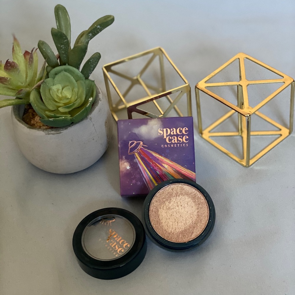 Space Case Cosmetics Seen From Space Highlighter